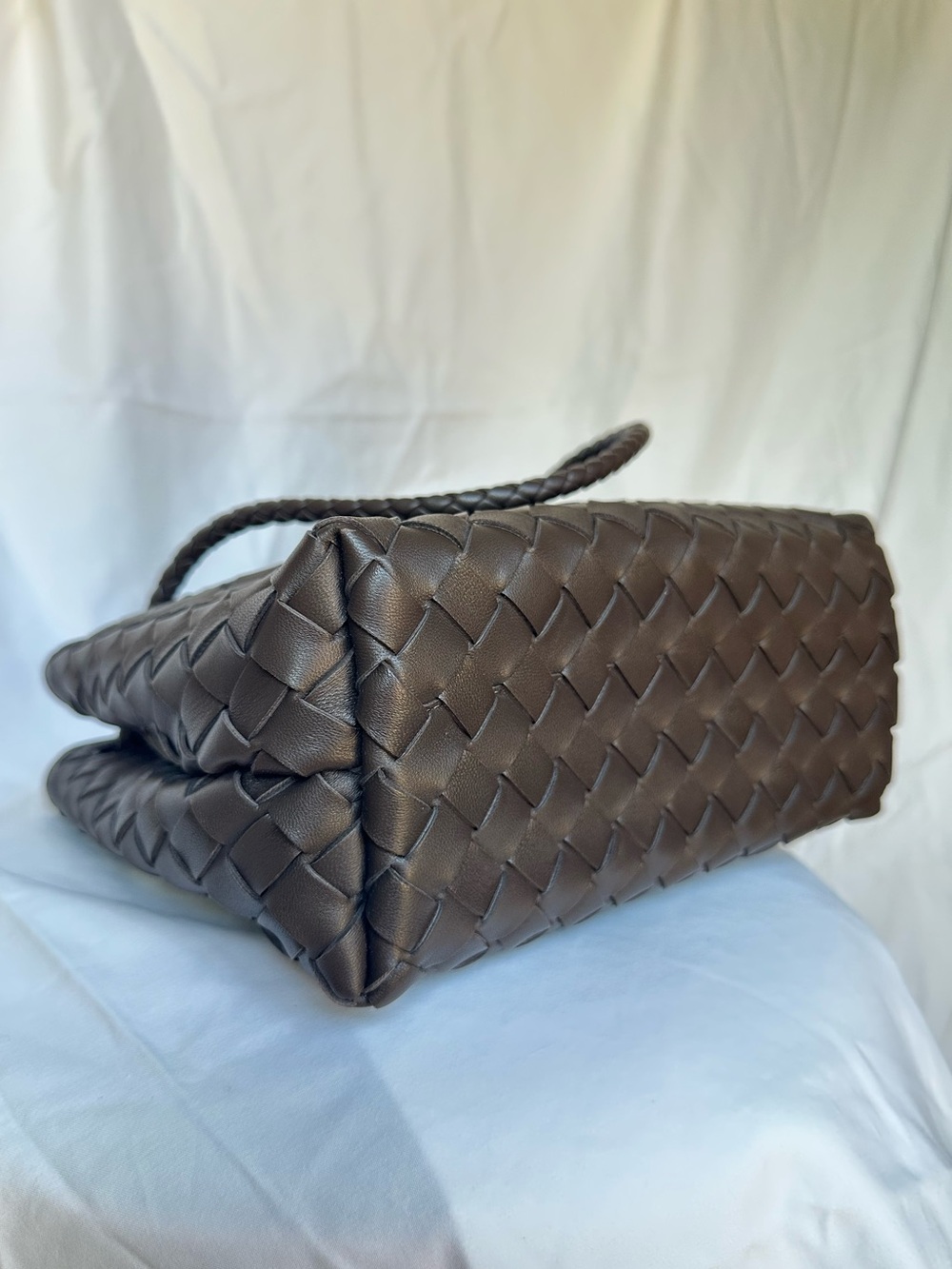 Bottega Veneta Small Andiamo in Fondant - Picture 9 of 14